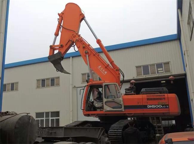 挖掘機(jī)巖石臂，挖掘機(jī)巖石臂廠家，挖掘機(jī)改裝巖石臂