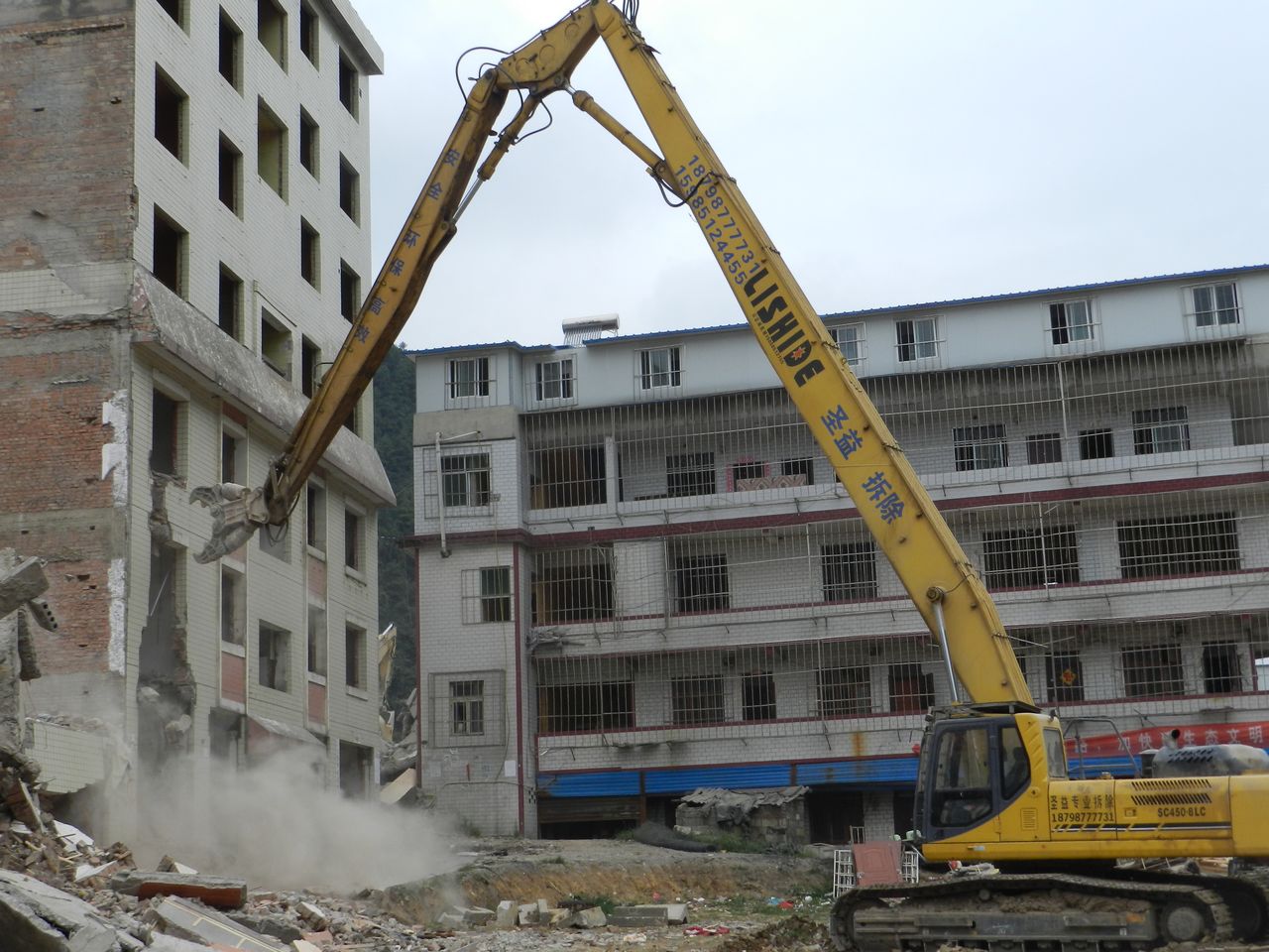 挖掘機(jī)拆樓臂、拆樓臂、加長(zhǎng)臂、挖掘機(jī)拆樓臂廠家